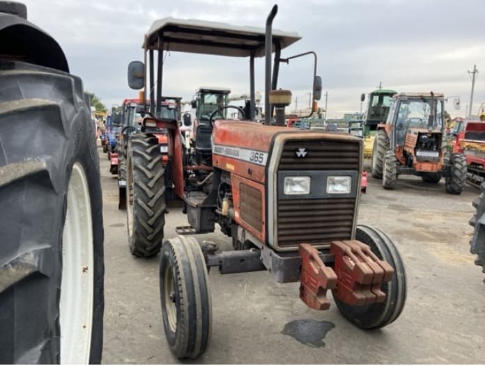 img-Massey Ferguson 365 – Single Wheel Drive Tractor